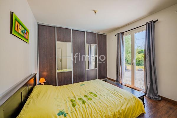 Maison individuelle de plain-pied avec garage et piscine