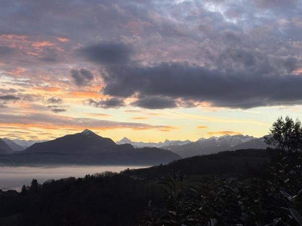 L'ESPRIT MAISON A 25 MINUTES DE GENEVE - 152 M² + JARDIN