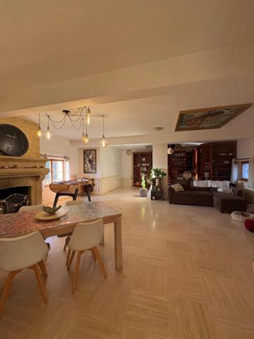 L'ESPRIT MAISON A 25 MINUTES DE GENEVE - 152 M² + JARDIN