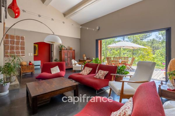 Maison à vendre 7 pièces avec T2 indépendant à Fuveau avec jardin