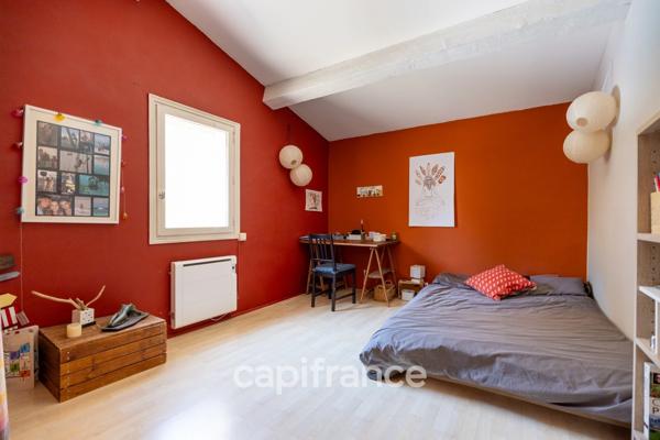Maison à vendre 7 pièces avec T2 indépendant à Fuveau avec jardin