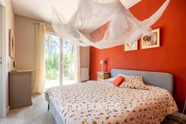Maison à vendre 7 pièces avec T2 indépendant à Fuveau avec jardin