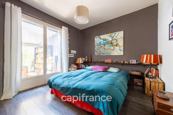 Maison à vendre 7 pièces avec T2 indépendant à Fuveau avec jardin