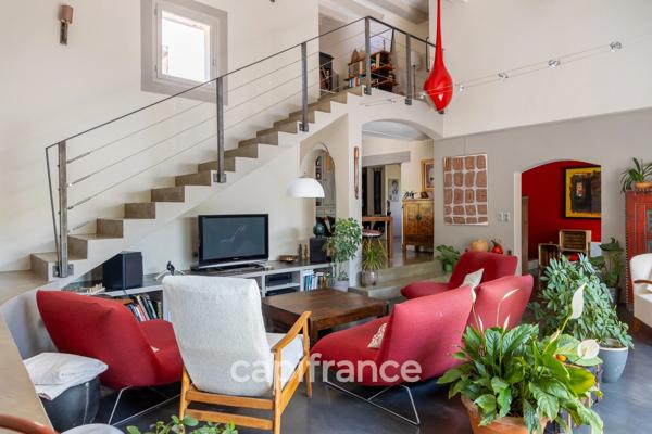 Maison à vendre 7 pièces avec T2 indépendant à Fuveau avec jardin