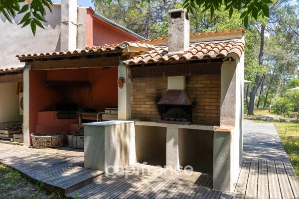 Maison à vendre 7 pièces avec T2 indépendant à Fuveau avec jardin