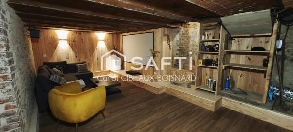 Maison bourgeoise en pierre de 9 pièces avec garage et terrain