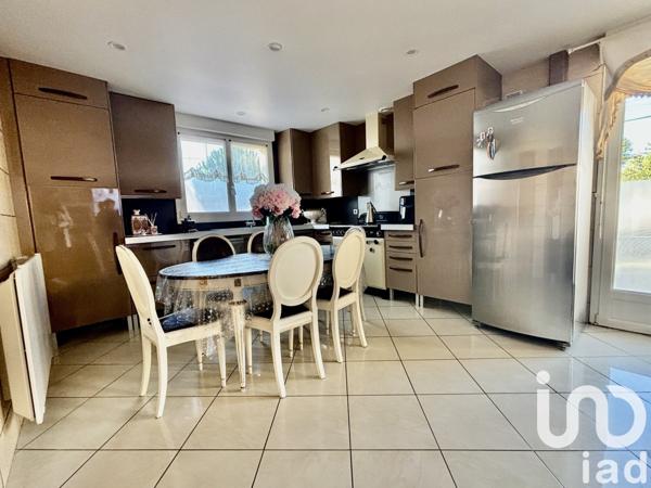 Maison traditionnelle 4 pièces de 65 m² à Villeparisis (77270)