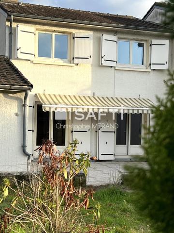 Dans le centre d'Ingrandes  3 chambres