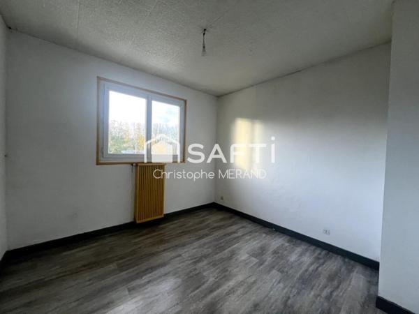 Dans le centre d'Ingrandes  3 chambres