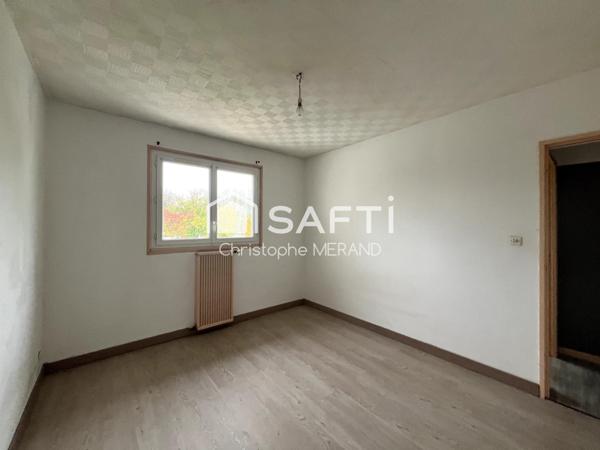 Dans le centre d'Ingrandes  3 chambres