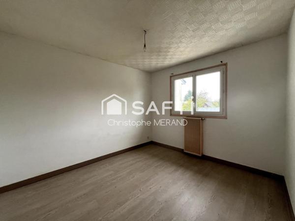 Dans le centre d'Ingrandes  3 chambres