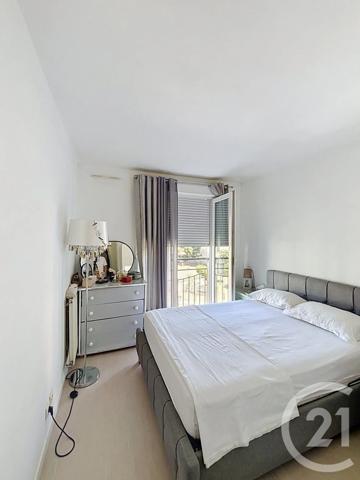 Appartement F3 à vendre  3 pièces - 70 m 2   BRETIGNY SUR ORGE  - 91
