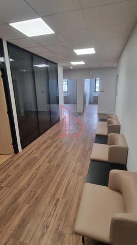 Bureau de 1240 m² à louer à Bordeaux Lac - Bruges