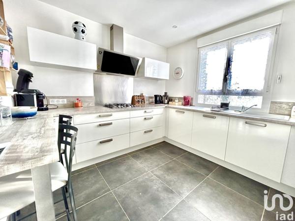 Maison 5 pièces de 125 m² à Malay-le-Grand (89100)