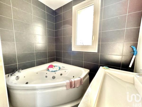 Maison 5 pièces de 125 m² à Malay-le-Grand (89100)