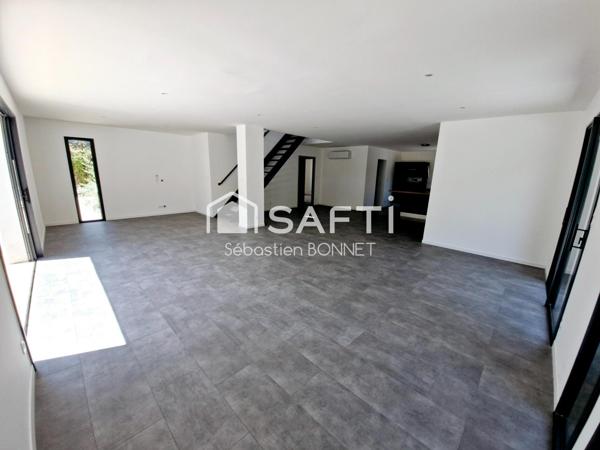 152m², piscine et garage de 50m²