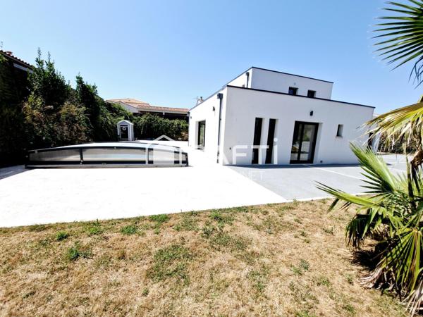 152m², piscine et garage de 50m²