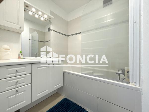 Location Appartement meublé 3 pièces 58 m² - 267 QUAI MARMORA Toulon 83000