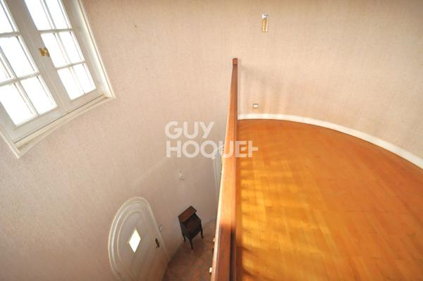 Maison à Saint Symphorien Sur Coise de 198 m² sur un terrain de 1054 m²