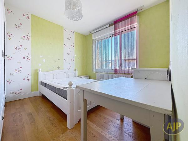 Maison à vendre Renaze - 9 pièces, 192m² avec 7 chambre(s) à 288 000€ - AJP Immobilier Segré