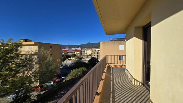 Propriano centre, Appartement  4 pièce(s) 105.58 m2 balcon 30 m2