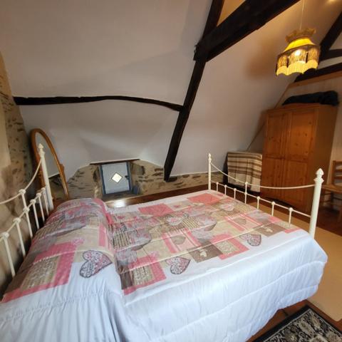 Deux maisons en pierre à Saint Nicolas des Eaux