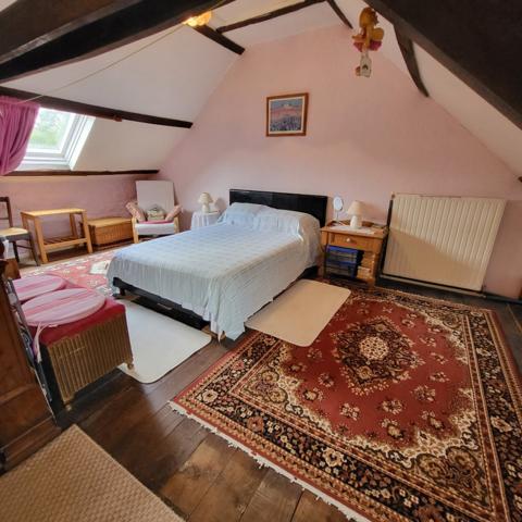 Deux maisons en pierre à Saint Nicolas des Eaux