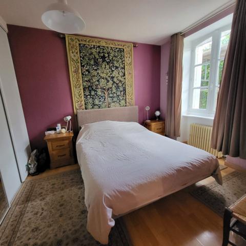 Deux maisons en pierre à Saint Nicolas des Eaux