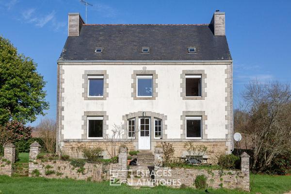 Corps de ferme rénové avec dépendances et gite entre terre et mer