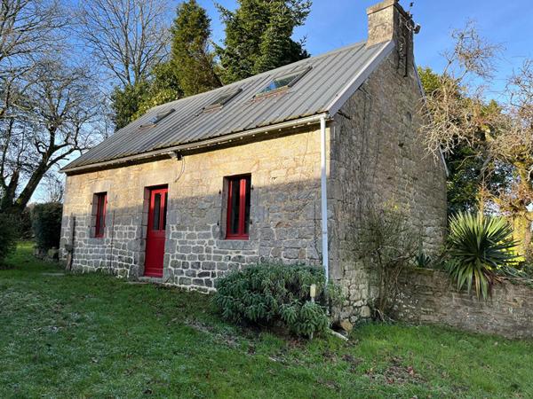 Corps de ferme rénové avec dépendances et gite entre terre et mer