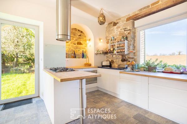 Corps de ferme rénové avec dépendances et gite entre terre et mer