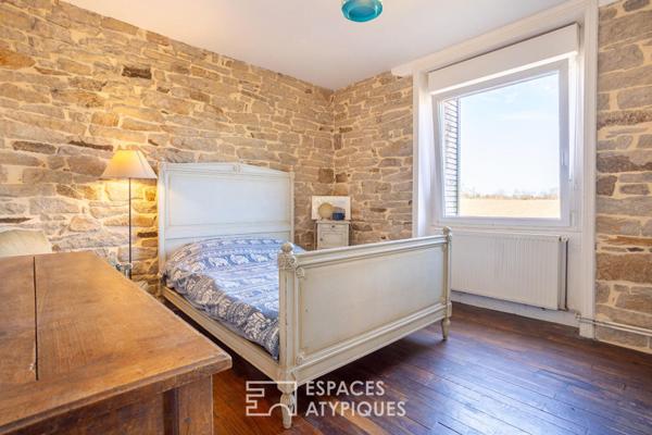 Corps de ferme rénové avec dépendances et gite entre terre et mer