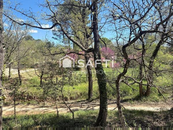 Terrain 1123m² à Lorgues (83510).