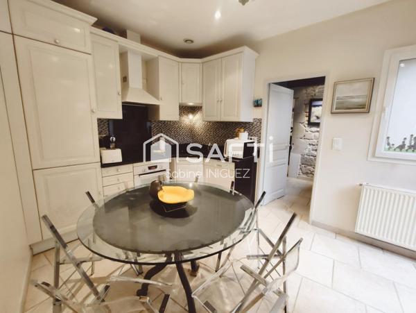 MAISON CENTRE VILLE RENOVEE AVEC PISCINE