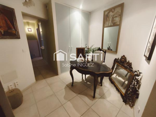 MAISON CENTRE VILLE RENOVEE AVEC PISCINE