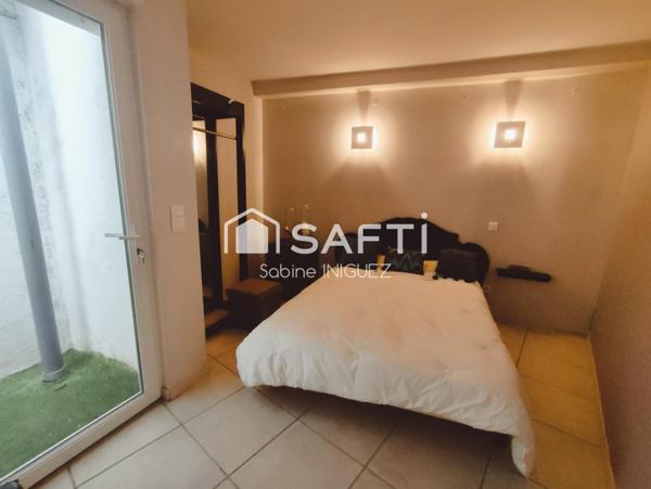 MAISON CENTRE VILLE RENOVEE AVEC PISCINE