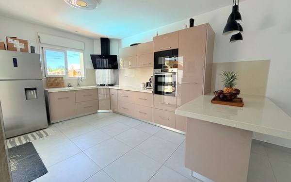 Maison à vendre    4 pièces •  Petite-Île