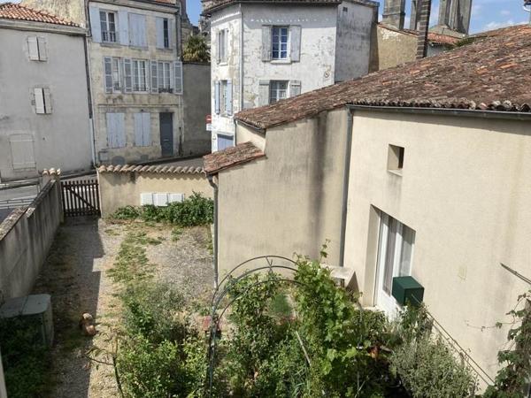 Immeuble à vendre 195 550 € Saint-Jean-d'Angély 222 m² DPE D