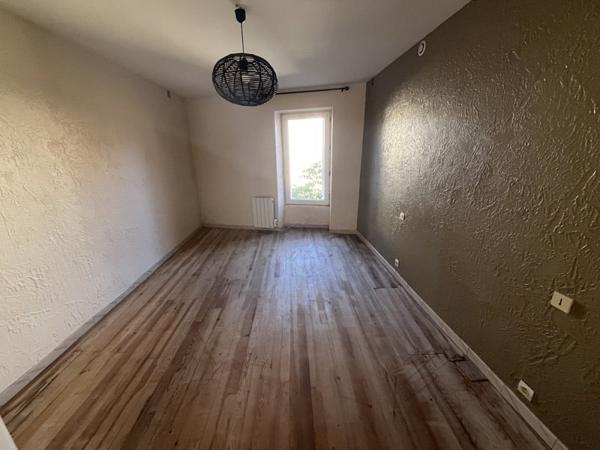 Immeuble à vendre 195 550 € Saint-Jean-d'Angély 222 m² DPE D