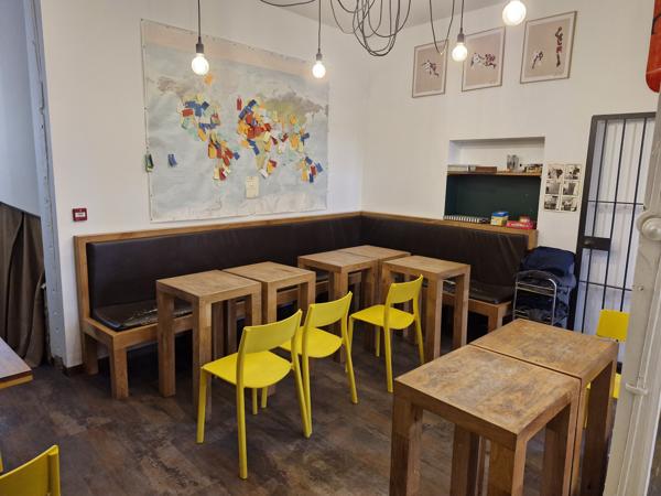 Fonds De Commerce
        
        - 80 m² 272 500 € *