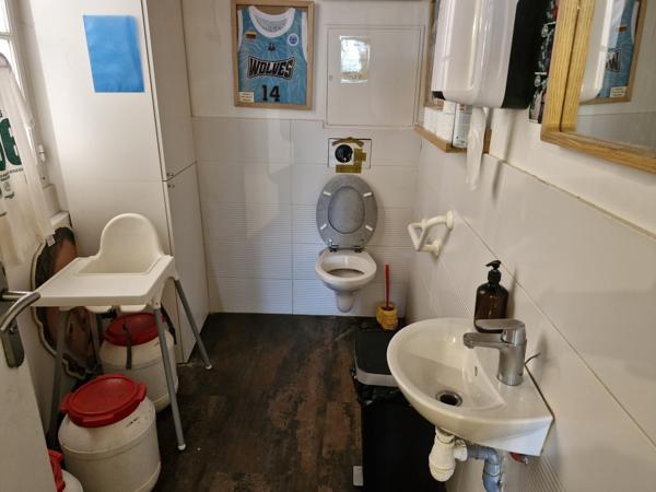 Fonds De Commerce
        
        - 80 m² 272 500 € *