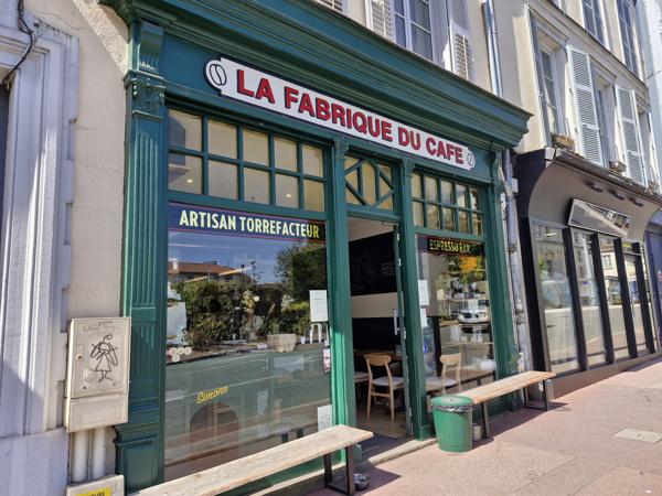 Fonds De Commerce
        
        - 80 m² 272 500 € *
