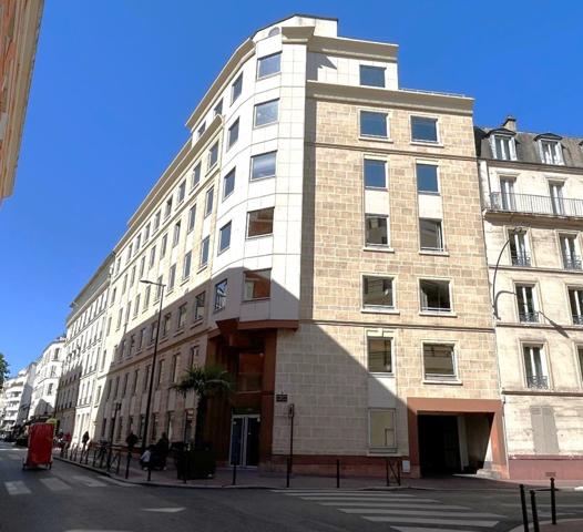 Location de bureaux modernes à louer à Levallois-Perret proche métro et services
