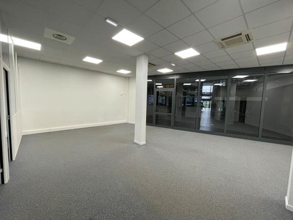 Bureaux à louer à ISNEAUVILLE 76230