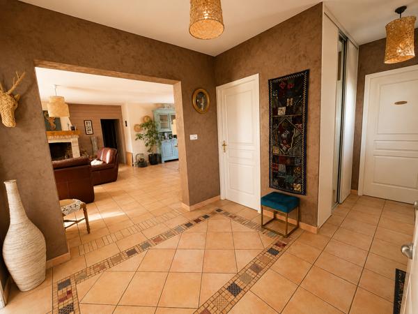 Maison
         4 pièces
        - 121 m² Exclusivité 271 575 € *