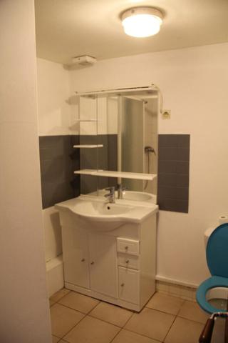 APPARTEMENT SUR 2 NIVEAUX AVEC EMPLACEMENT PARKING ET CAVE