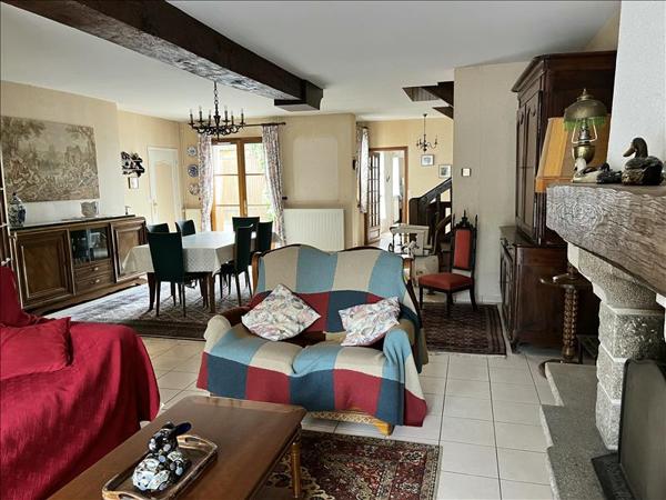 Maison à vendre |  Aigurande |  4 pièces | 202 m²