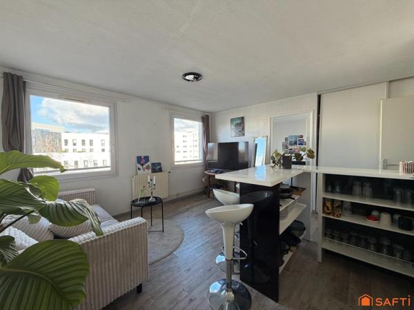 Appartement avec place de parking aux pieds du CHU.