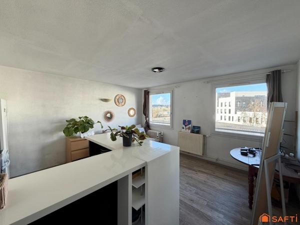 Appartement avec place de parking aux pieds du CHU.