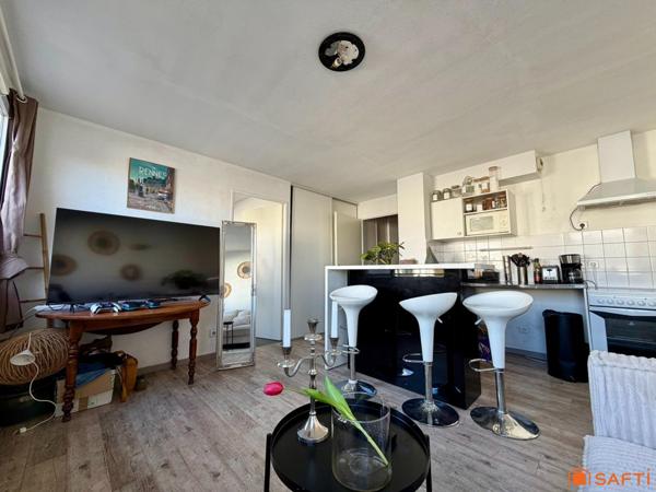 Appartement avec place de parking aux pieds du CHU.